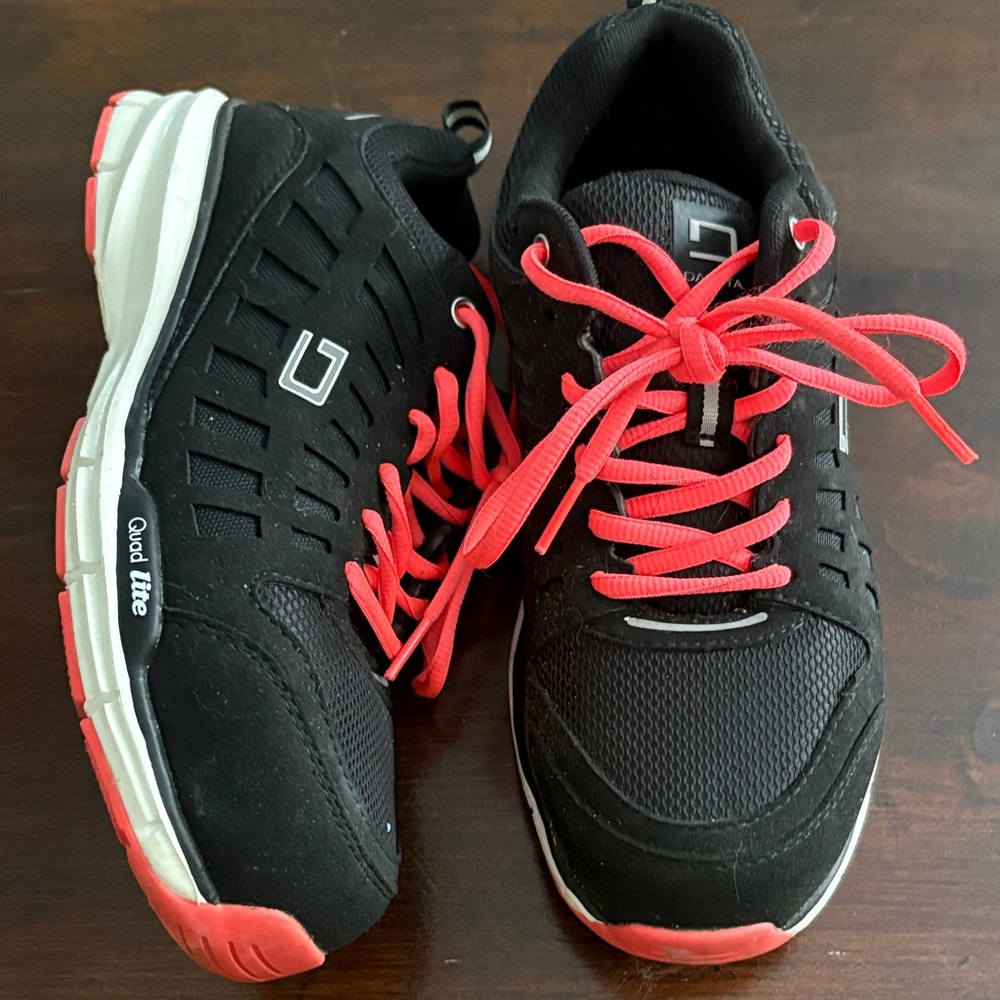Black and pink women’s steel toe shoes